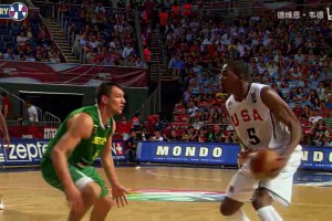 嚯，这强壮的大体格！张曼源身穿旗袍黑丝热舞😍