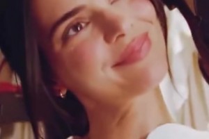 作为NBA最佳防守！Kendall ?的颜值真是无可挑剔!