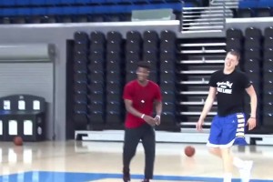 吉米巴特勒和NCAA球星美式单挑，这一招三威胁到底多可怕...