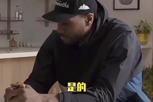 问到私密问题了！伊巴卡此前节目上问小卡最喜欢哪个女明星~